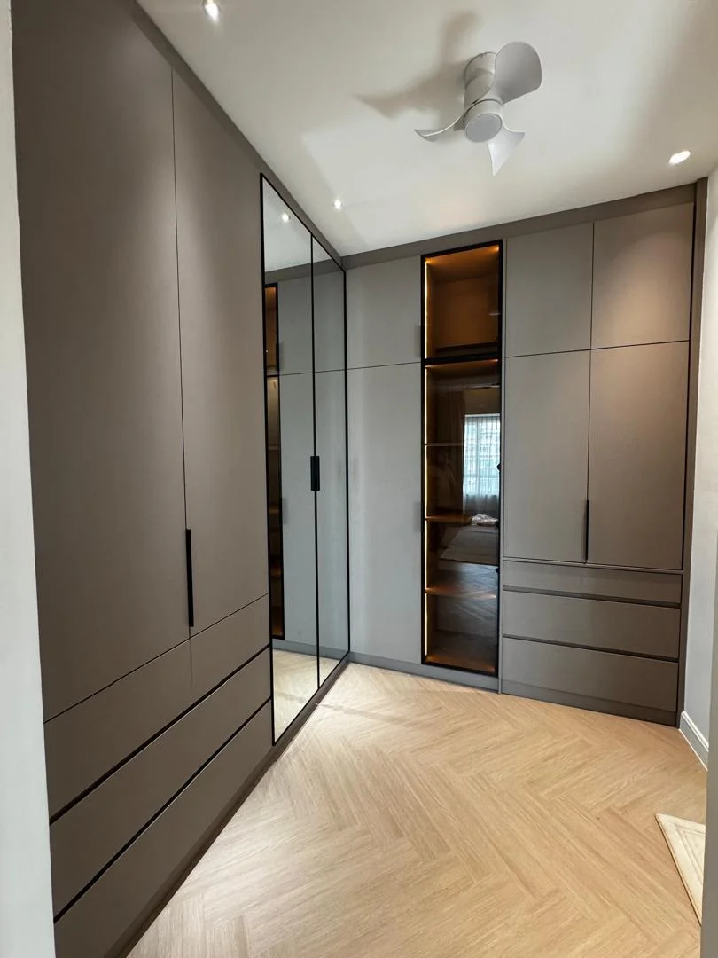 KiaraVille wardrobe