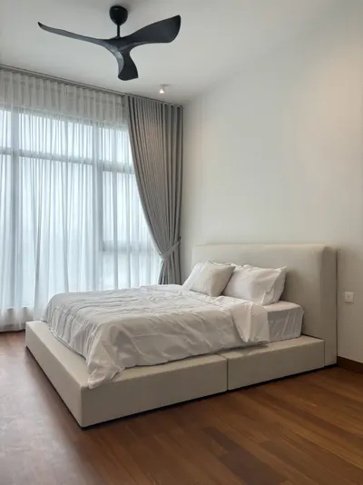 Pavilion Mayfair interior photo of bed frame, curtain, ceiling in bedroom, master bedroom