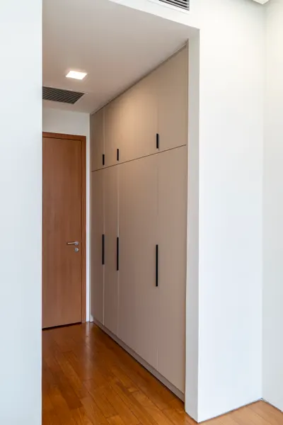 Quadro interior photo of wardrobe in bedroom