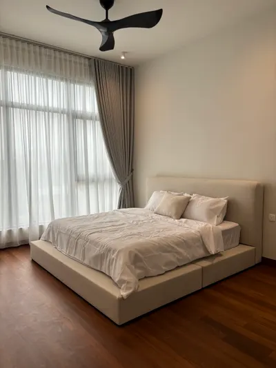 Pavilion Mayfair interior photo of bed frame, curtain, ceiling in bedroom, master bedroom