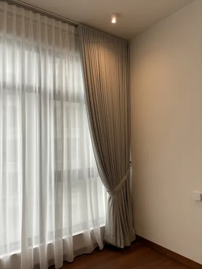 Pavilion Mayfair interior photo of curtain