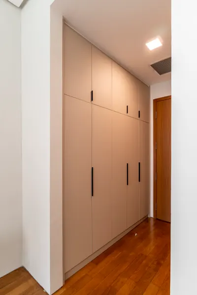 Quadro interior photo of wardrobe in bedroom